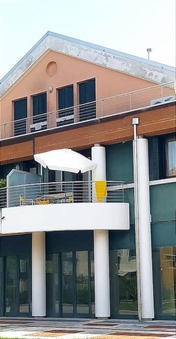 Orizzonte Marino Giallo Angolo Solare Verso La Laguna Cavallino-Treporti Zewnętrze zdjęcie